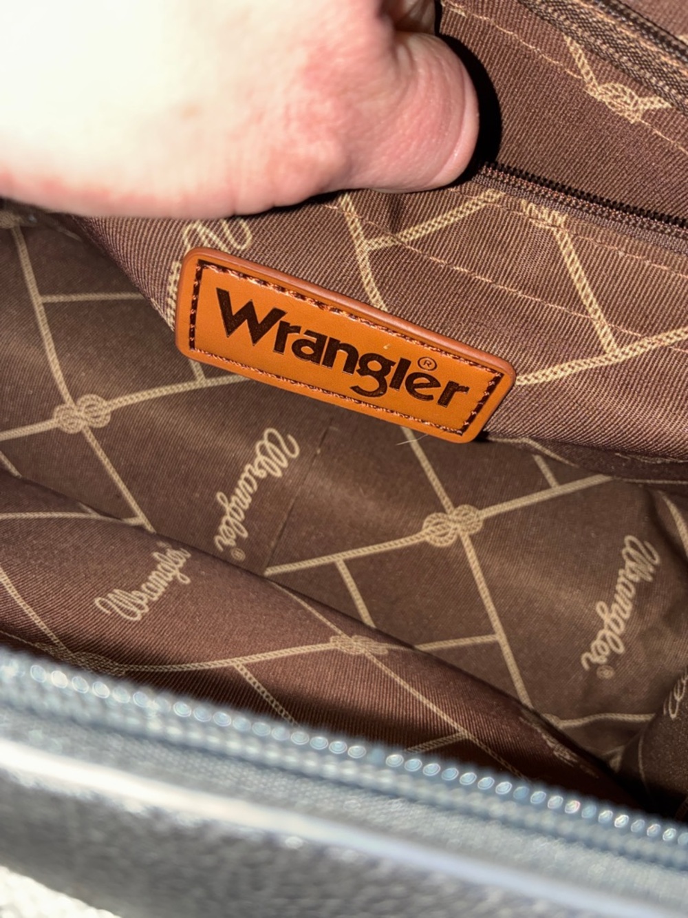Wrangler Black White and blue Aztec Pattern Tote crossbody with Matching wallet - Picture 5 of 10